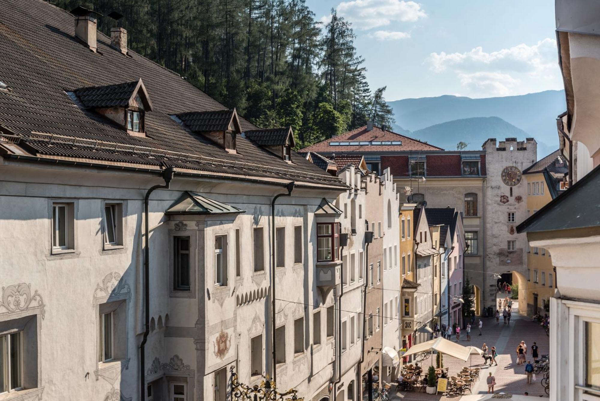 Hotel Post Alpine Cityflair Brunico Exterior photo